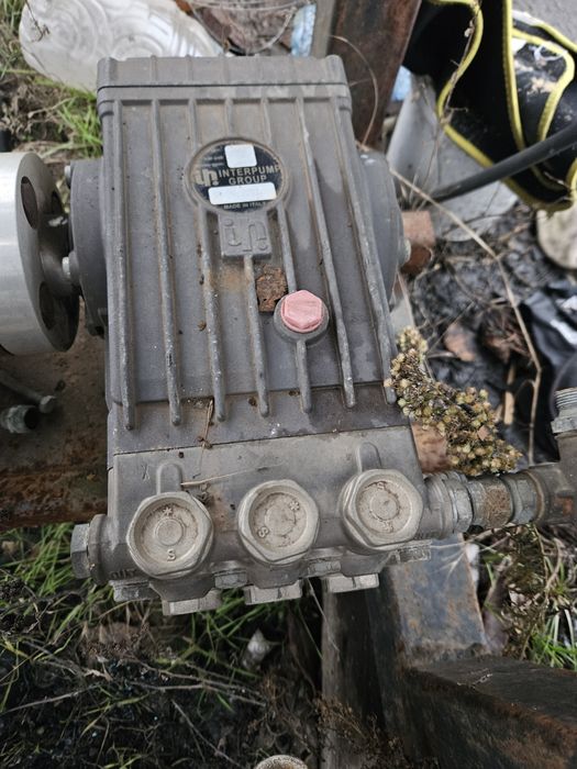 De vânzare 3 pompe de înaltă presiune