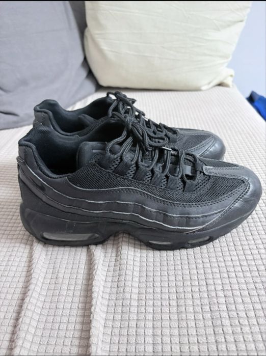 Nike air max 95 triple black