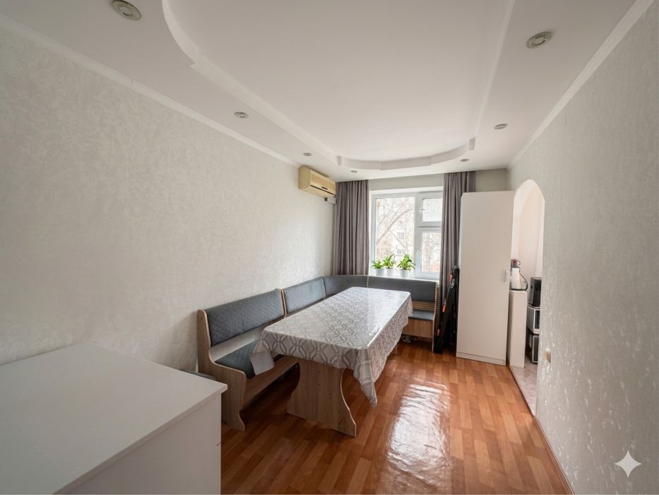 4-х комнатная квартира,мкр Строитель!