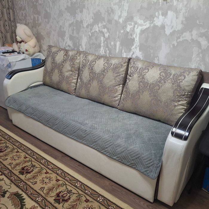Продам диван с  столом