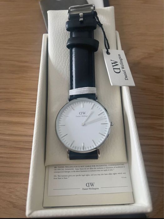 Vand ceas Daniel Wellington