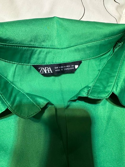 Новая атласная рубашка от Zara