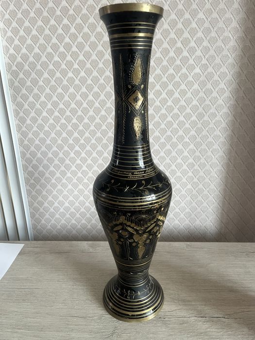 Антиквариат черного цветы 1982 года