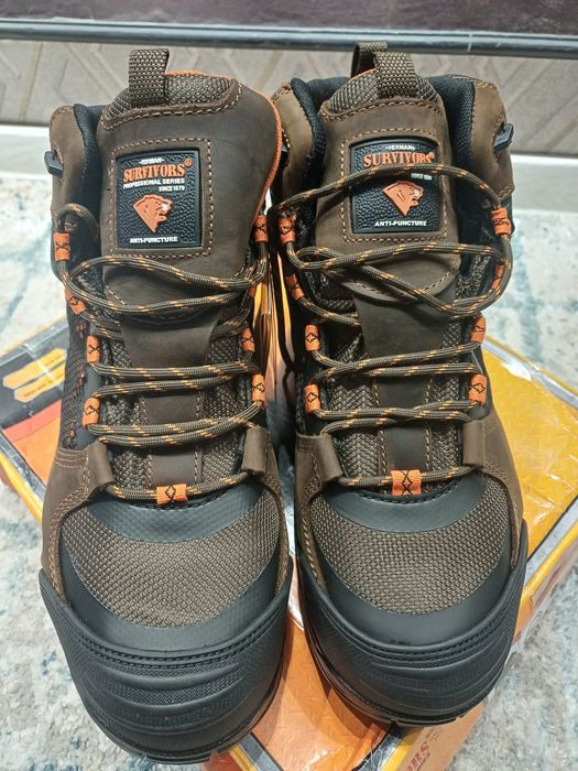 Продам трекинговые демисизонные ботинки