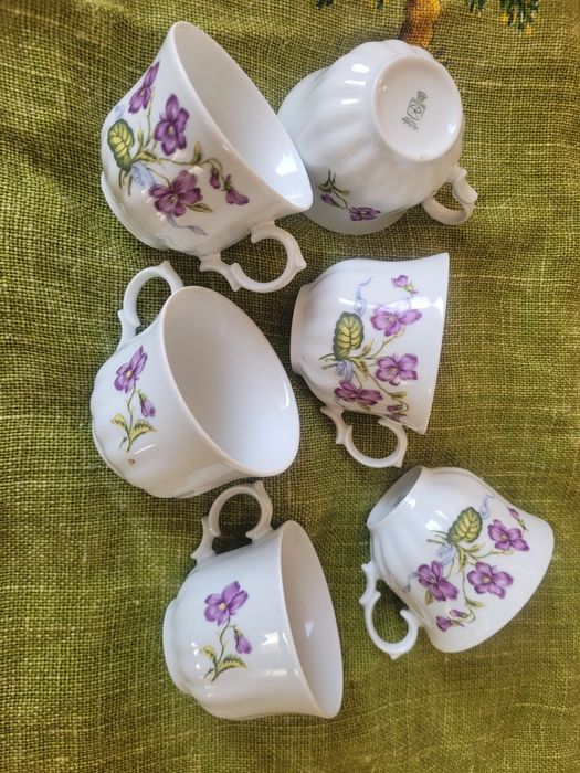 Порцеланови чаши с теменужки Bavaria