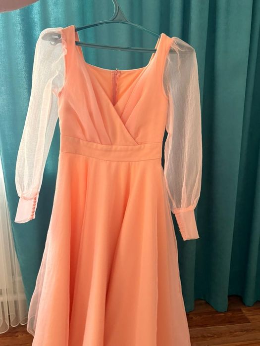 Вечернее платье, возможно и на выпускной