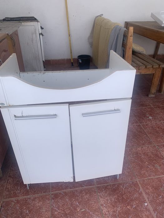 Раковина со шкафом