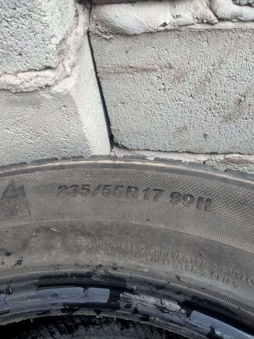 Продам шины 235/55/17