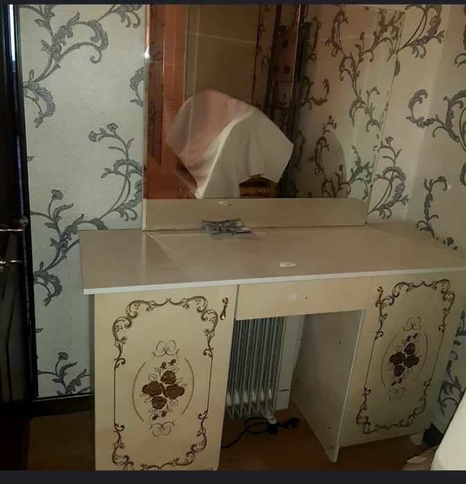 Спальный гарнитур сатылады 70000