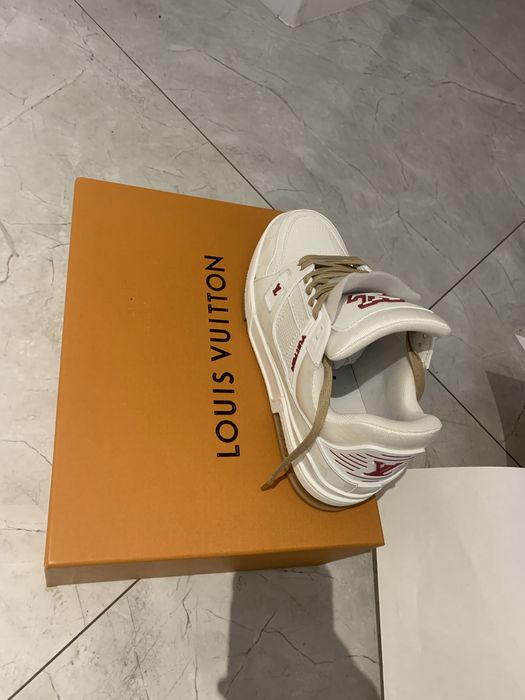 Продам кроссовки Louis vuitton