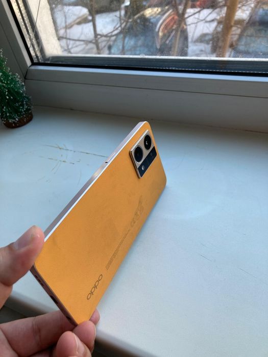 Продам Oppo Reno 7 (8/128 ГБ)