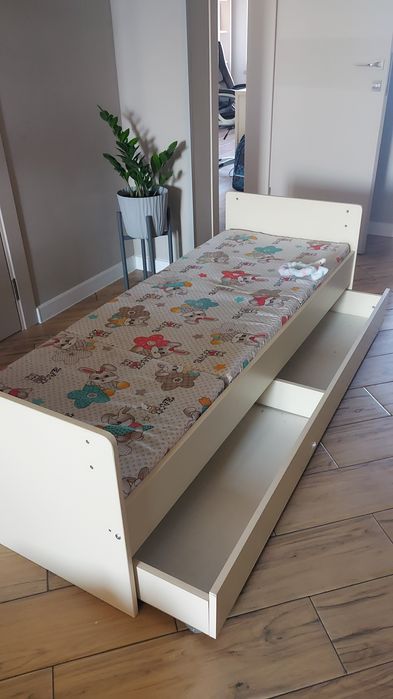 Детскую мебель продам