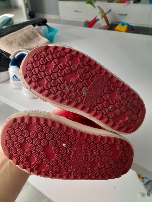 Обувки за момче адидас , зара