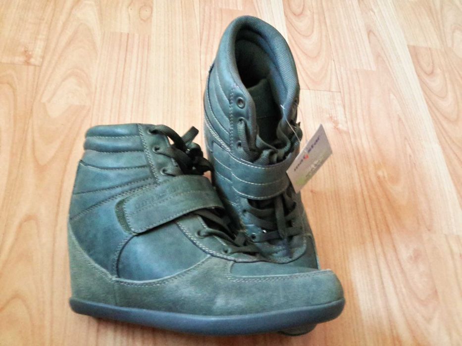 Дамски боти       .