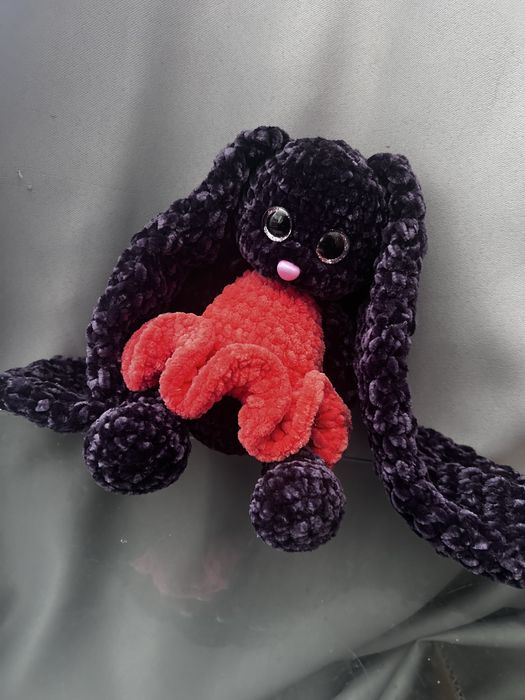 Игрушки вязаные зайка