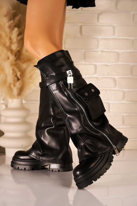 Дамски ботуши  на платформа в черно-ПРОМОЦИЯ