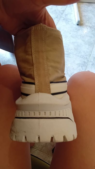 Обувки с платформа