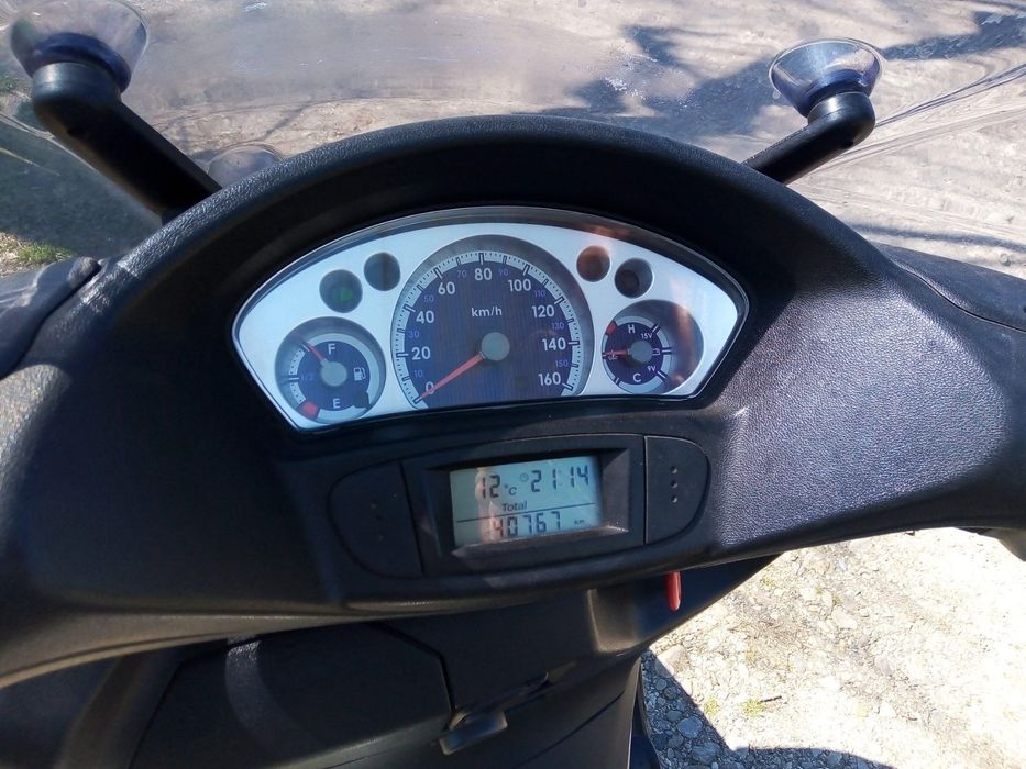 Продавам скутер yamaxa