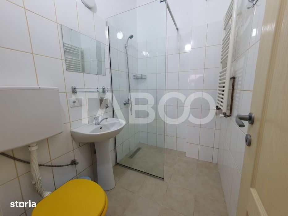 Casa de inchiriat zona Centrala 6 camere se inchiriaza si la muncitori