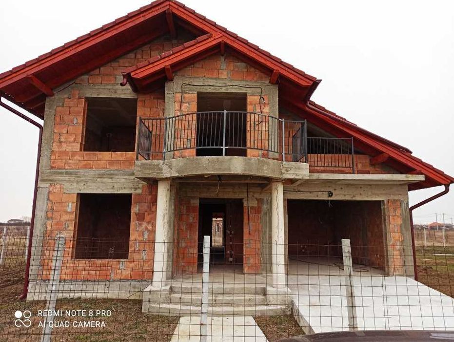 Firma constructii. case la rosu material+manopera