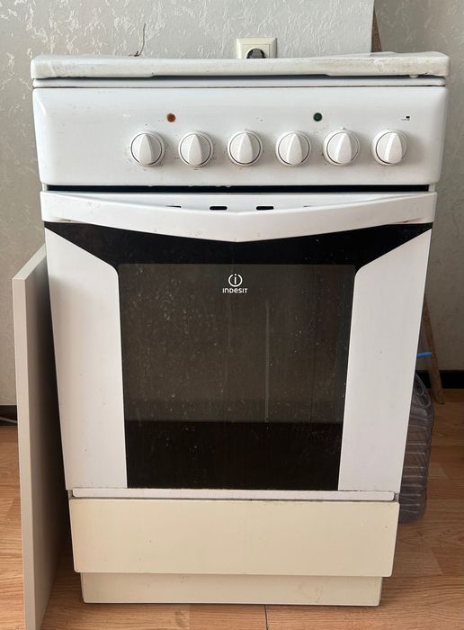 Продам электроплиту Indesit б/у