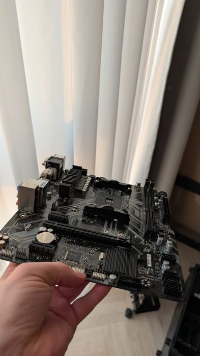 Placa de baza Gigabyte B450M S2H, Socket AM4