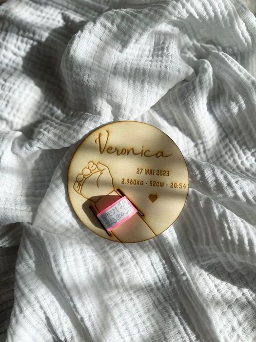 Cerc personalizat pentru păstrarea brățării bebelușului tău