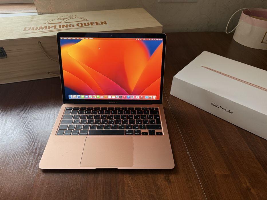 Продам Macbook Air M1