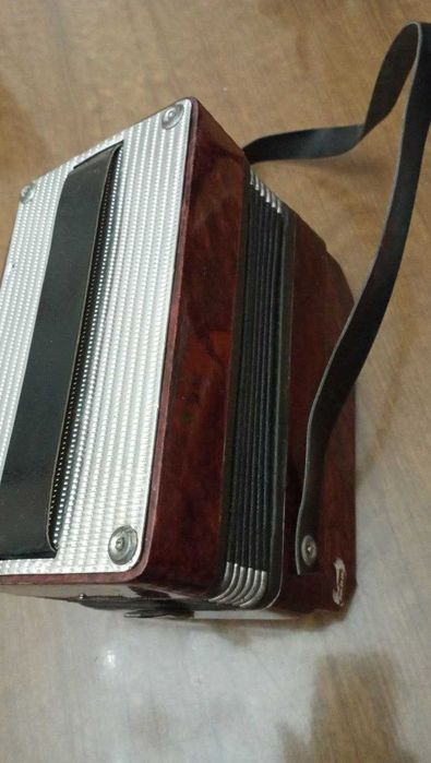 Продам детскую музыкальную  игрушку СССР