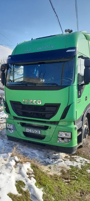 Продам тягачь Ивеко евро 5 , 2013 года .