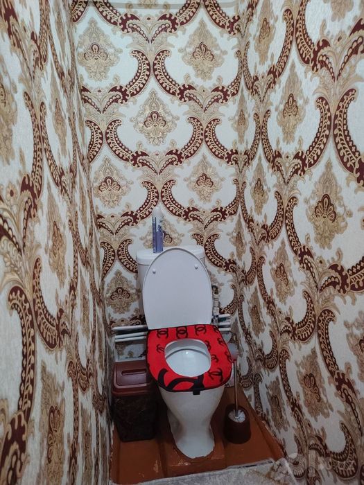 Navoiy shahrida arzon narhda uymiz sotiladi 1 xona