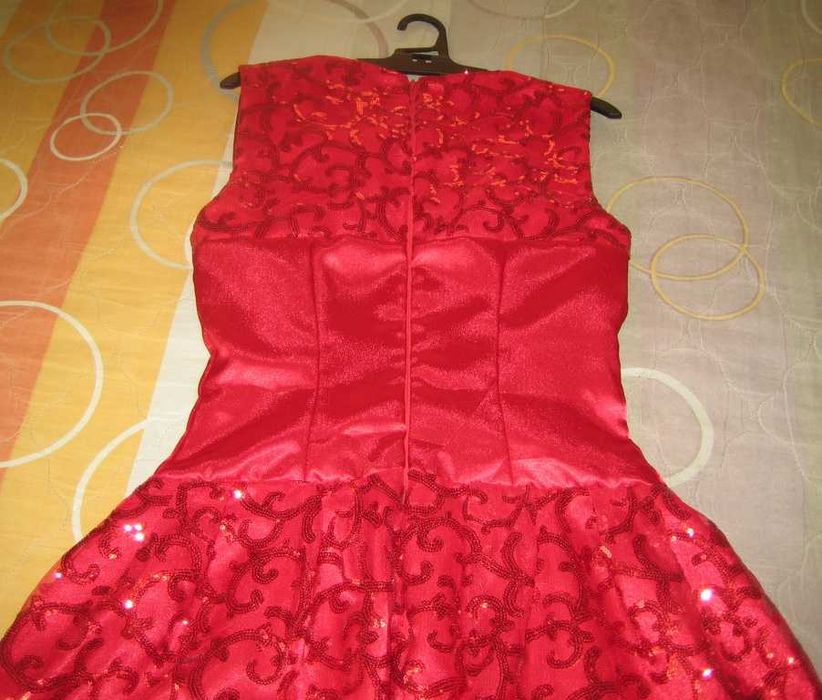 Официална рокля за 15 годишно момиче