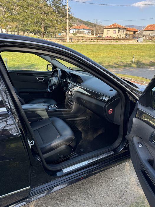 Mercedes E350 ..