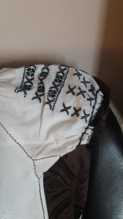 Ie cusută manual veche