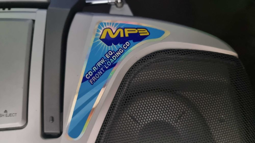 Магнитолла LG c CD проигрывателем