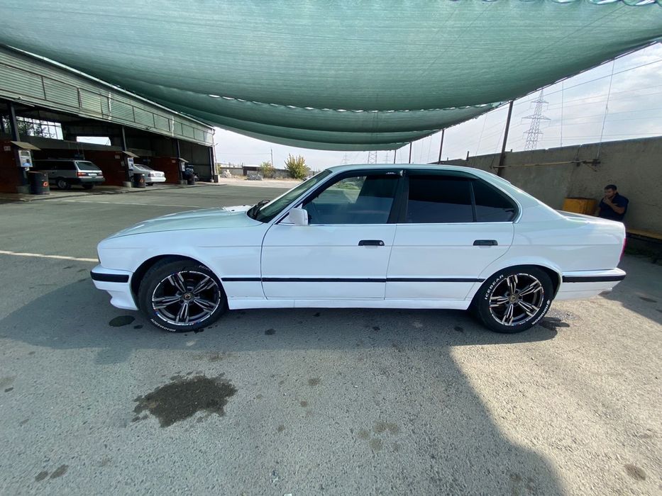 Продам бмв 520 е34
