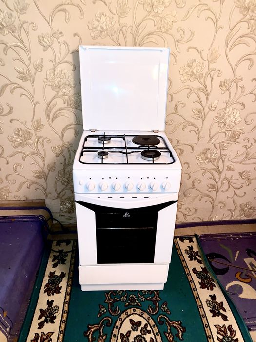 Продам газ плиту Индезит рабочая