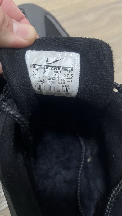 Кроссовки NIKE !!