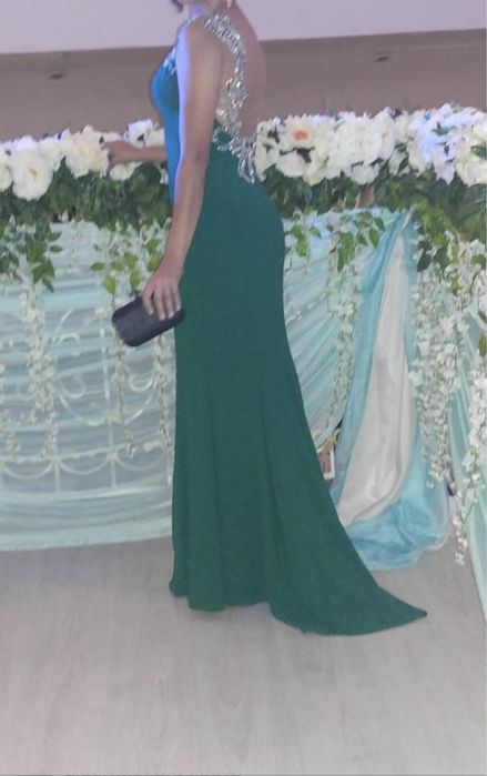 Вечерние платья