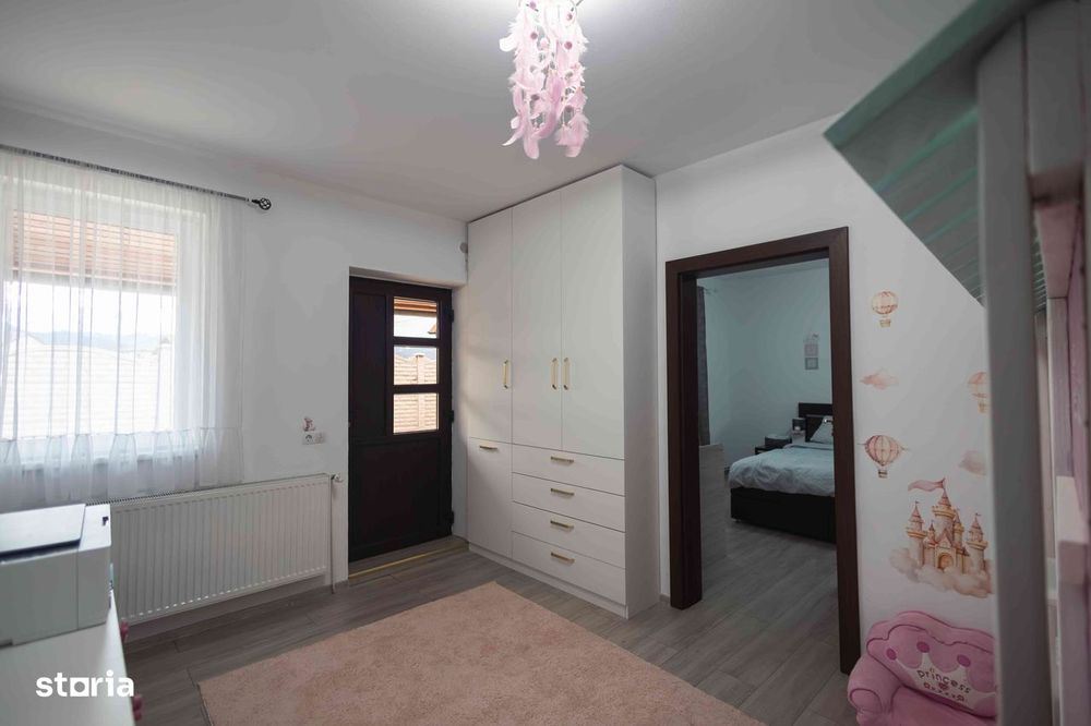 Vând Casă + Salon Beauty Complet Funcțional, Intrare Separată!