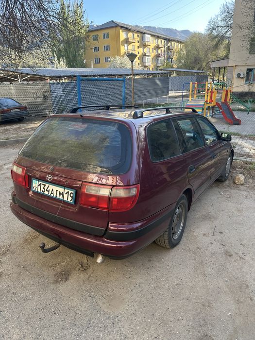 Toyota Карина Универсал