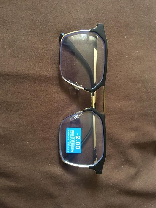 Очки фотохромные.