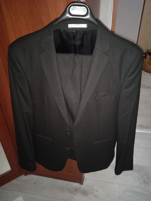 Продам костюм на выпускной