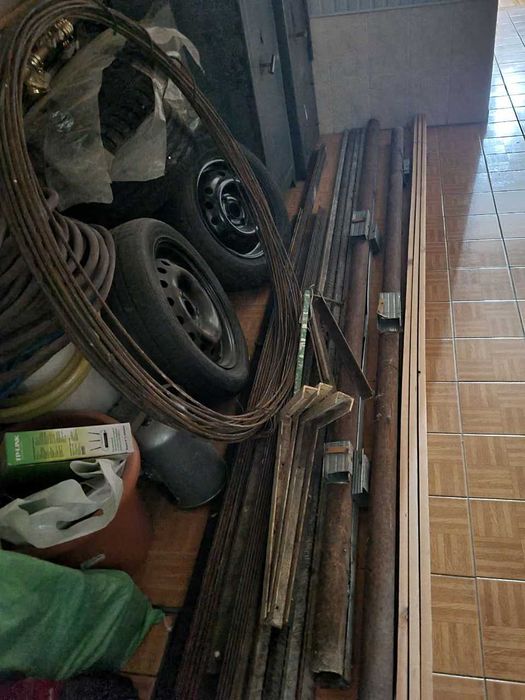 Арматура 4 прута по 4 метра 30мм, 2 трубы 60мм по 3м, уголок  5х5 29м