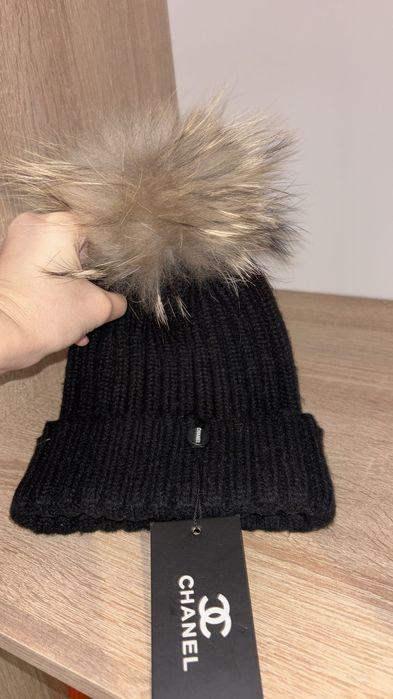 Fes Chanel negru pompon