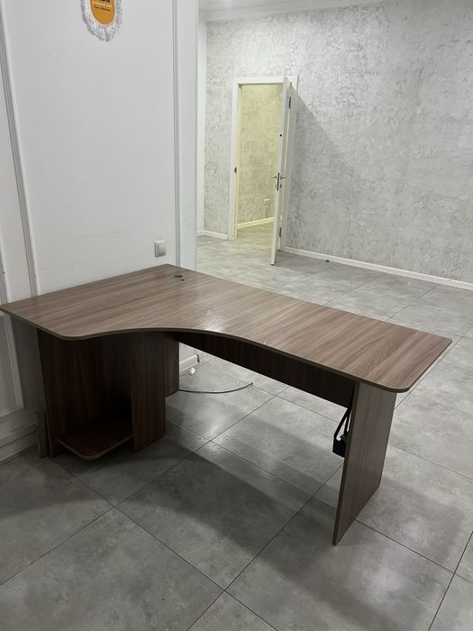 Продам офисные столы, б/у