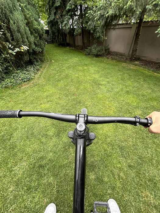 Canyon sitched 350 dirt jumper