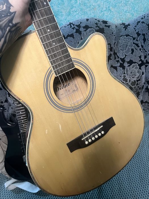 Продам две гитары