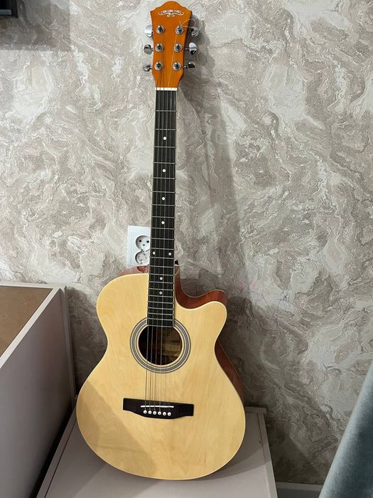 Гитара с Чехлом ,