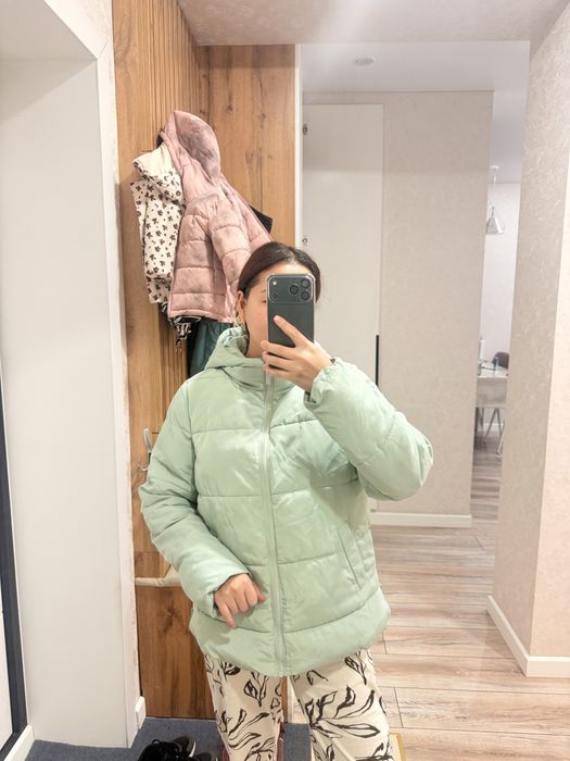 Продам женские куртки